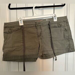 Size 17 Green Cargo shorts